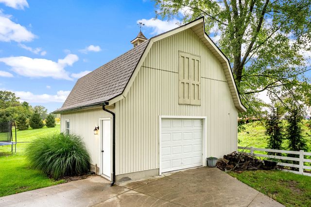 2305 Leffingwell Avenue NE, Grand Rapids, MI 49525
