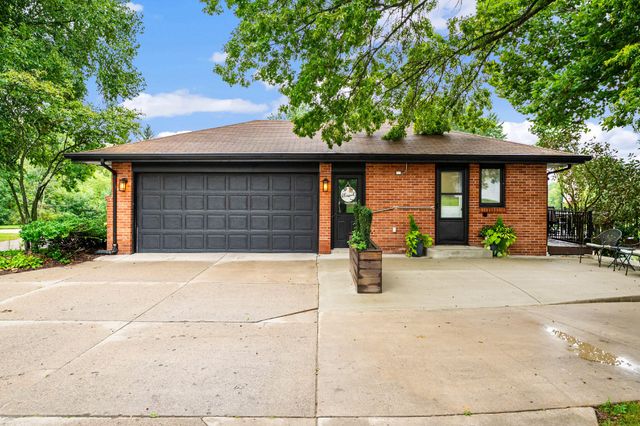 2305 Leffingwell Avenue NE, Grand Rapids, MI 49525