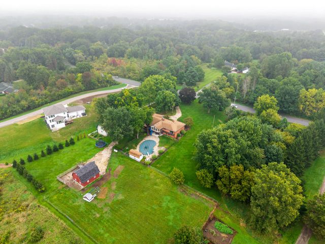 2305 Leffingwell Avenue NE, Grand Rapids, MI 49525