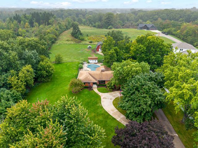 2305 Leffingwell Avenue NE, Grand Rapids, MI 49525