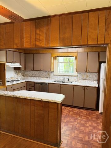 1304 E 52nd Street E, Savannah, GA 31404