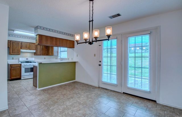 31 Park Ridge Dr, Maumelle, AR 72113