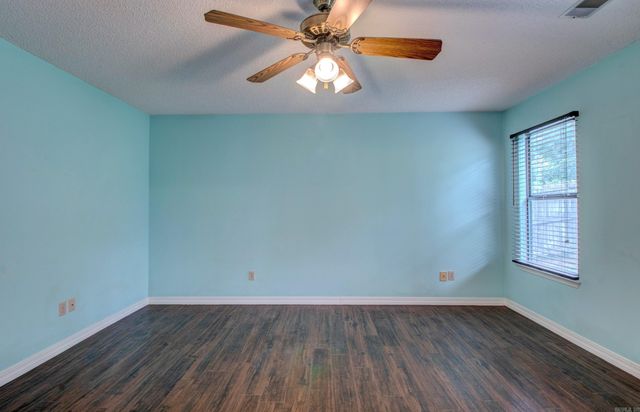 31 Park Ridge Dr, Maumelle, AR 72113
