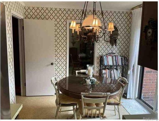 491 Colonial Road, Grosse Pointe Woods, MI 48236