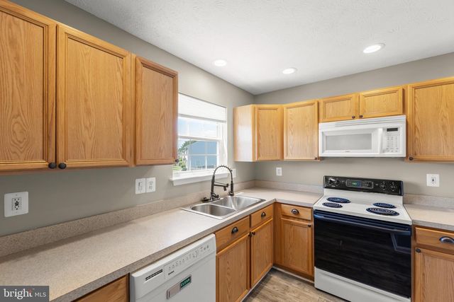174 EQUESTRIAN DR, Stephens City, VA 22655