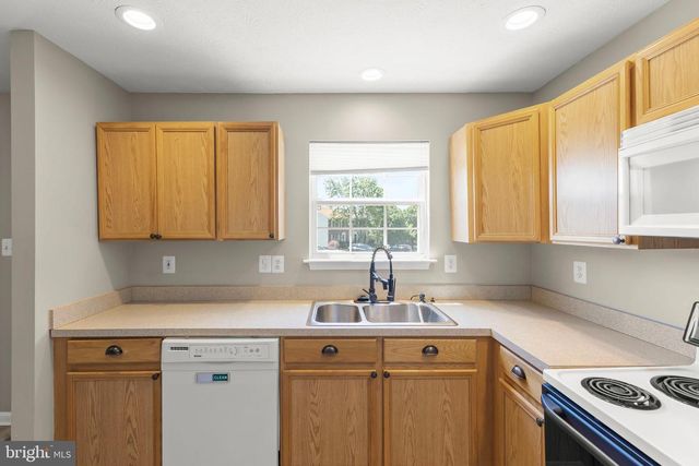 174 EQUESTRIAN DR, Stephens City, VA 22655