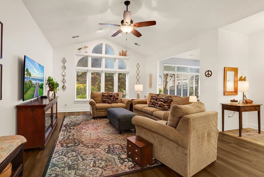 1433 Saint Thomas Circle E 4, Myrtle Beach, SC 29577 — photo 4