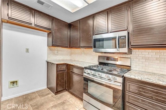 22247 Shadow Valley, Chatsworth (los Angeles), CA 91311