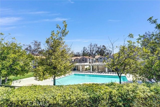 22247 Shadow Valley, Chatsworth (los Angeles), CA 91311