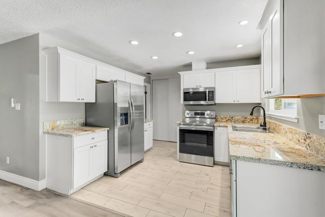 2600 Lycoming Ct, Sacramento, CA 95826