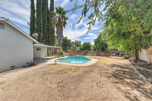 2600 Lycoming Ct, Sacramento, CA 95826