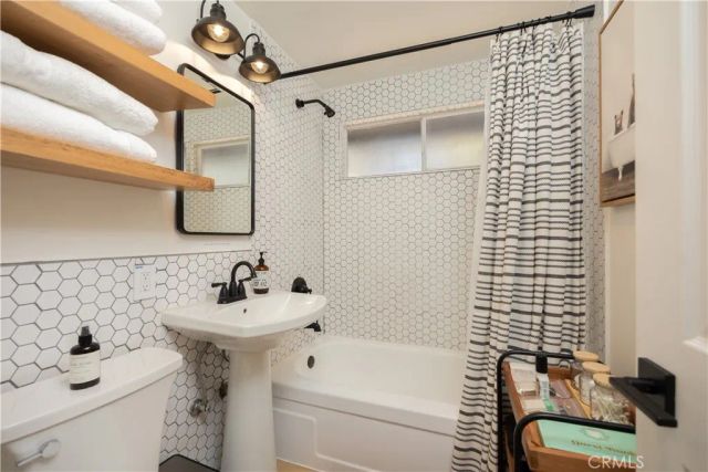 737 Sunset Lane, Sugarloaf, CA 92386