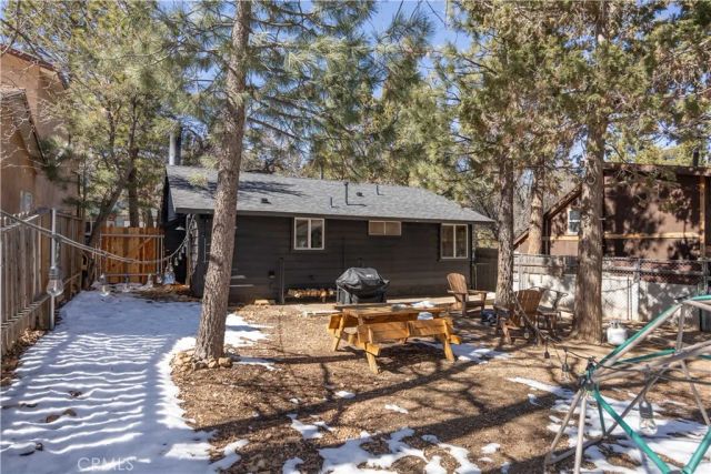 737 Sunset Lane, Sugarloaf, CA 92386