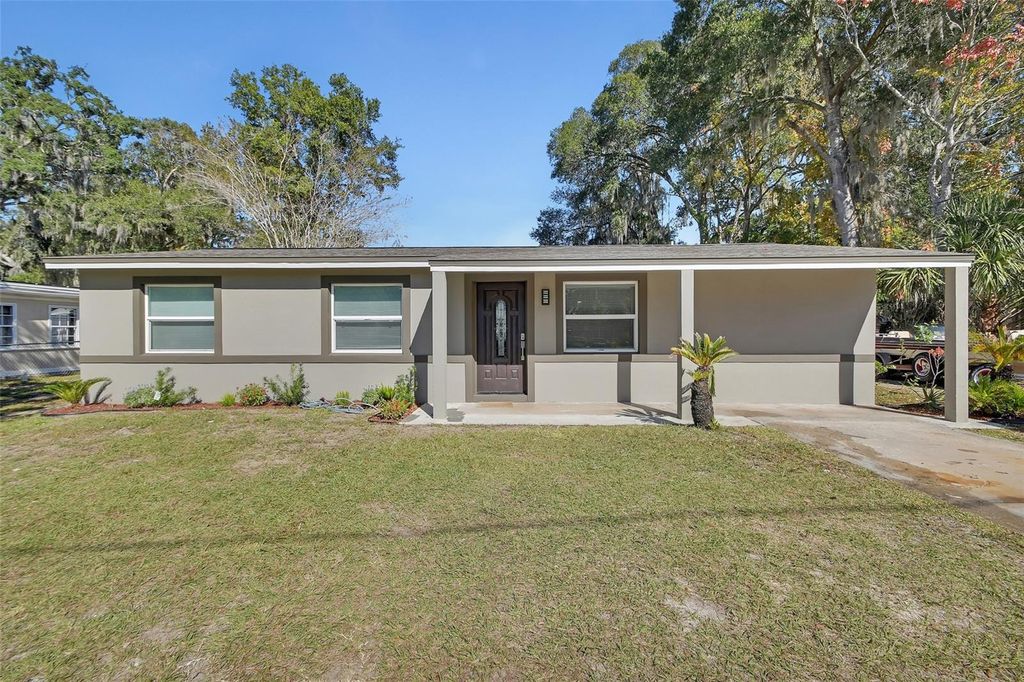1015 E HOWRY AVENUE, Deland, FL 32724