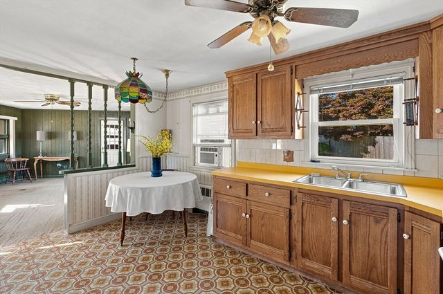21 Flint St, Danvers, MA 01923