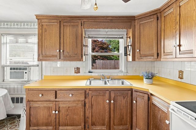 21 Flint St, Danvers, MA 01923