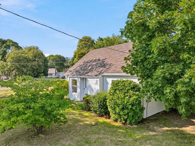 21 Flint St, Danvers, MA 01923