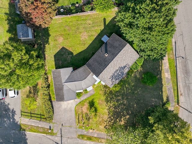 21 Flint St, Danvers, MA 01923