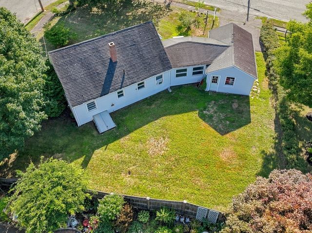 21 Flint St, Danvers, MA 01923