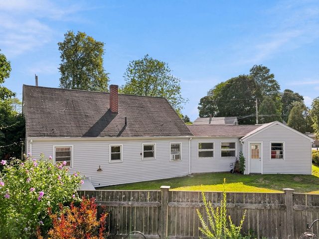 21 Flint St, Danvers, MA 01923