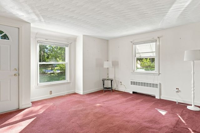 21 Flint St, Danvers, MA 01923