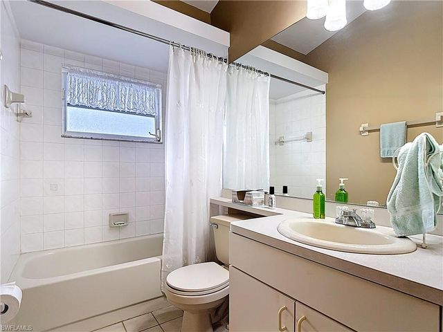 1319 SW 34th TER, Cape Coral, FL 33914