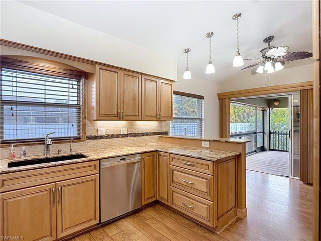 1319 SW 34th TER, Cape Coral, FL 33914