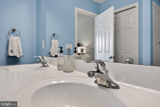 18 COPPERWOOD LN, Ephrata, PA 17522