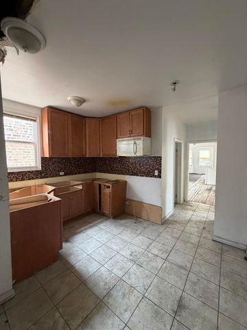 5027 S Racine Avenue, Chicago, IL 60609