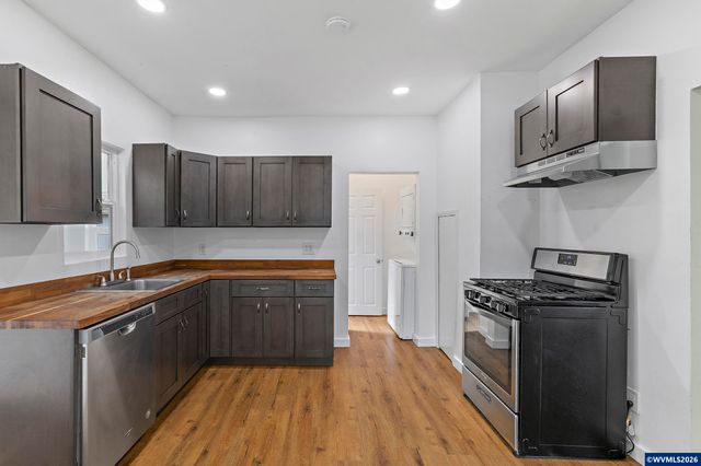 1173 15th St SE, Salem, OR 97302