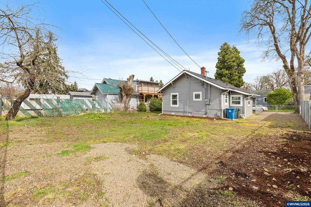 1173 15th St SE, Salem, OR 97302