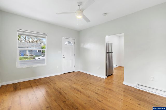 1173 15th St SE, Salem, OR 97302