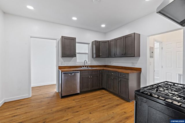 1173 15th St SE, Salem, OR 97302