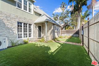 819 S Crestmoore Place, Venice, CA 90291