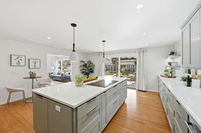 2784 Doverton Square, Mountain View, CA 94040