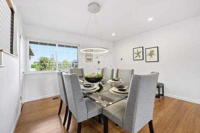 2784 Doverton Square, Mountain View, CA 94040