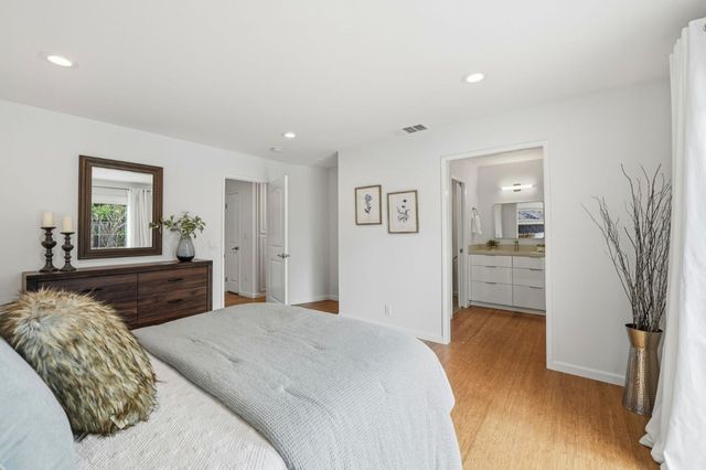 2784 Doverton Square, Mountain View, CA 94040