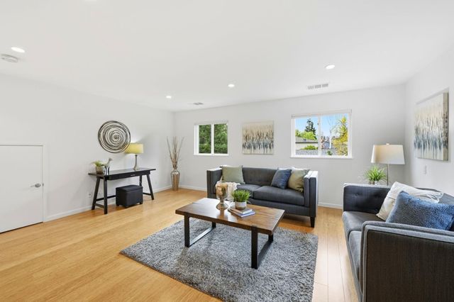 2784 Doverton Square, Mountain View, CA 94040