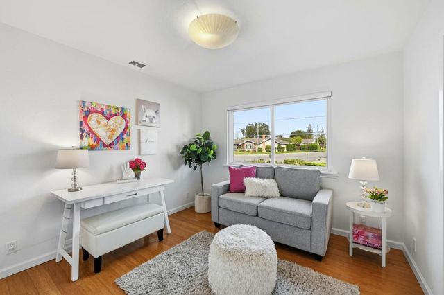 2784 Doverton Square, Mountain View, CA 94040