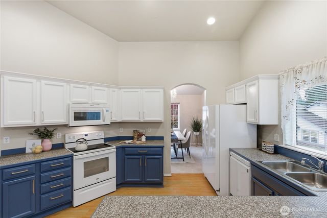 14320 55th Avenue W, Edmonds, WA 98026