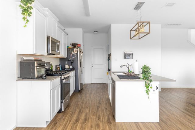 313 Majestic Cedar DR, Liberty Hill, TX 78642