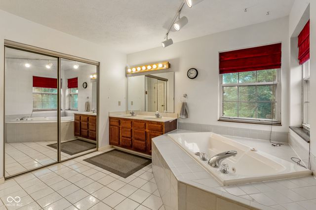 8304 Portside Drive, Avon, IN 46123