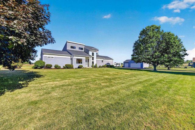 782 Center Road, Stoughton, WI 53589