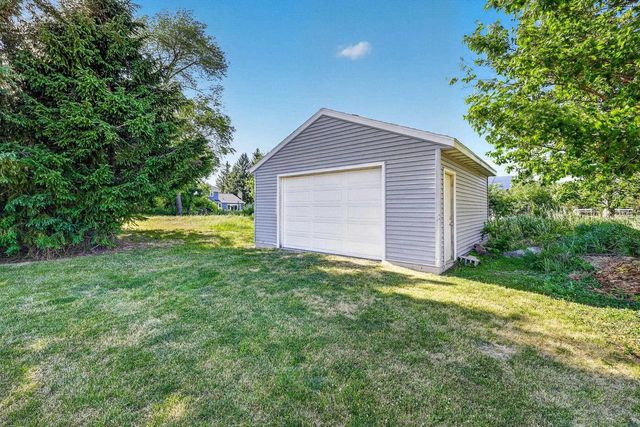 782 Center Road, Stoughton, WI 53589