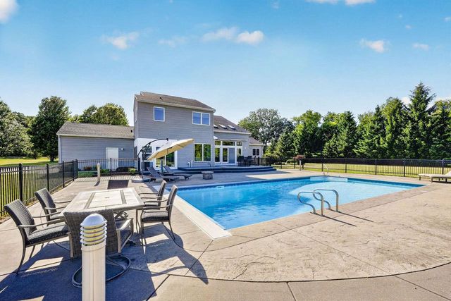 782 Center Road, Stoughton, WI 53589