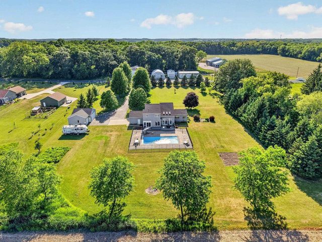 782 Center Road, Stoughton, WI 53589