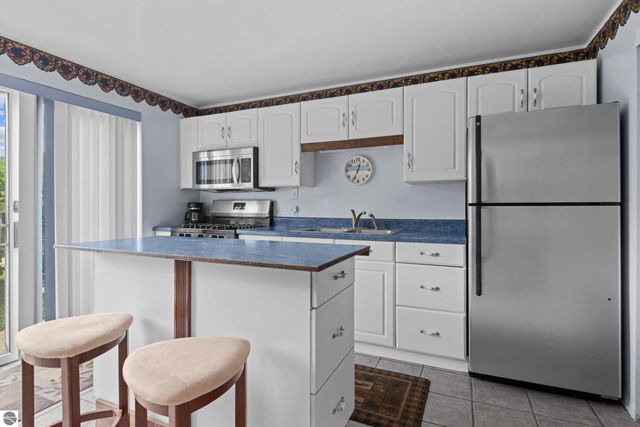 16966 Maple Drive, Leroy, MI 49655