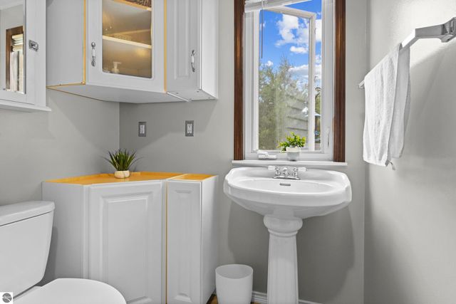 16966 Maple Drive, Leroy, MI 49655