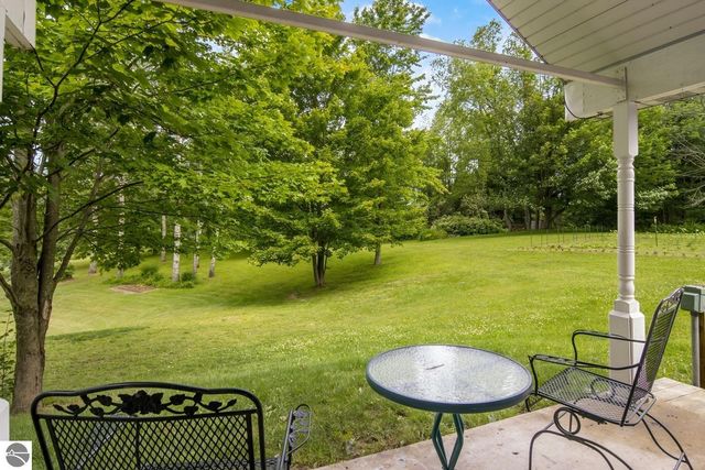 16966 Maple Drive, Leroy, MI 49655