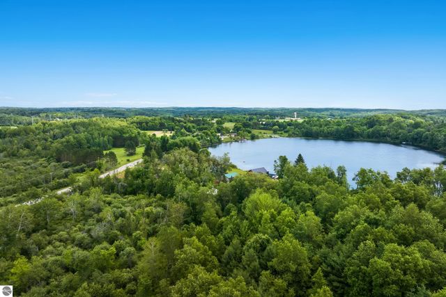 16966 Maple Drive, Leroy, MI 49655